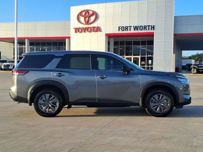 2025 Nissan Pathfinder S