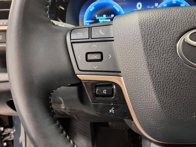 2025 Toyota Crown Signia XLE