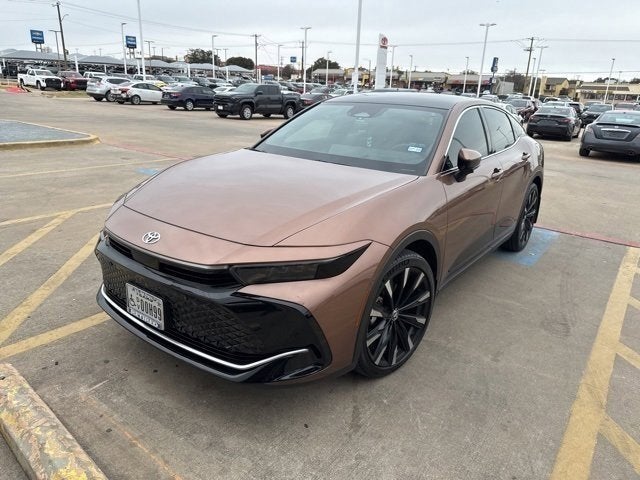 2025 Toyota Crown Platinum