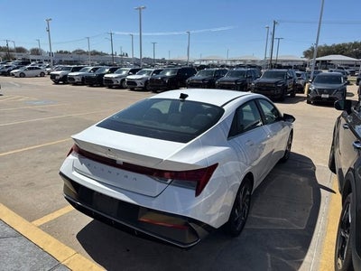 2025 Hyundai Elantra SEL Convenience