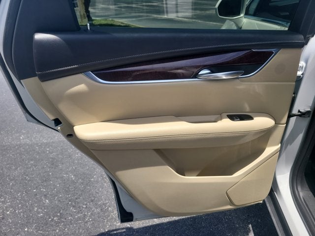 2017 Cadillac XT5 Luxury FWD