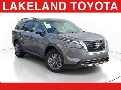 2025 Nissan Pathfinder SV