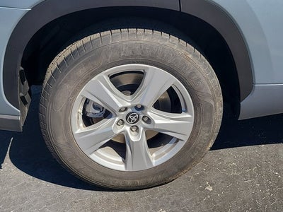 2023 Toyota HIGHLANDER LE