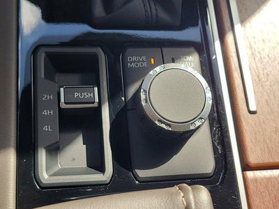 2025 Toyota SEQUOIA 4WD SR5