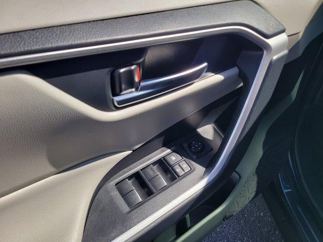 2024 Toyota RAV4 HYBRID Hybrid XLE