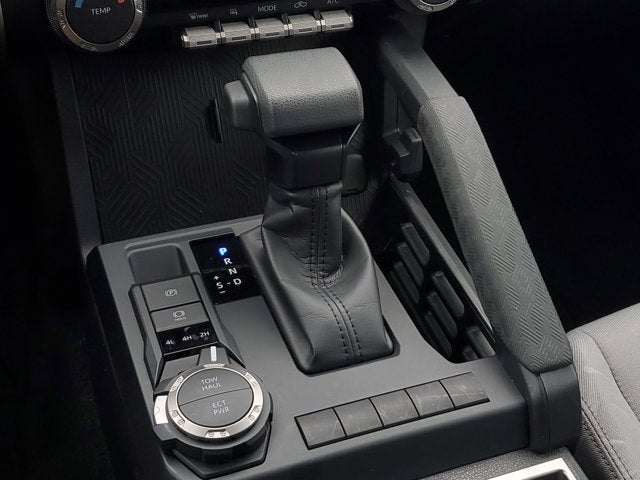 2025 Toyota Tacoma 4WD SR5