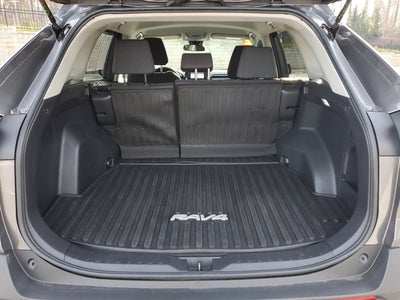 2022 Toyota RAV4 Hybrid LE