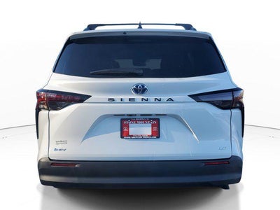 2025 Toyota Sienna LE