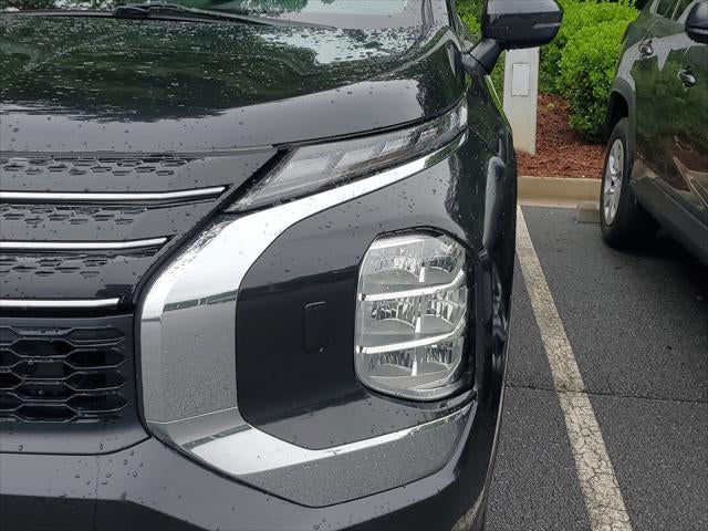 2022 Mitsubishi Outlander ES