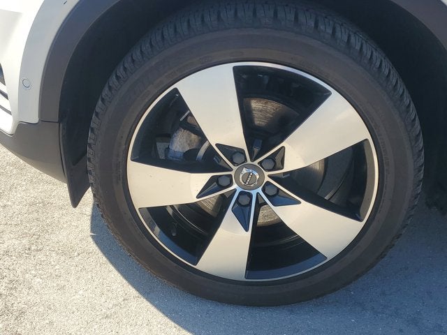 2019 Volvo XC40 Momentum
