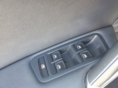 2015 Volkswagen Golf TSI S 4-Door