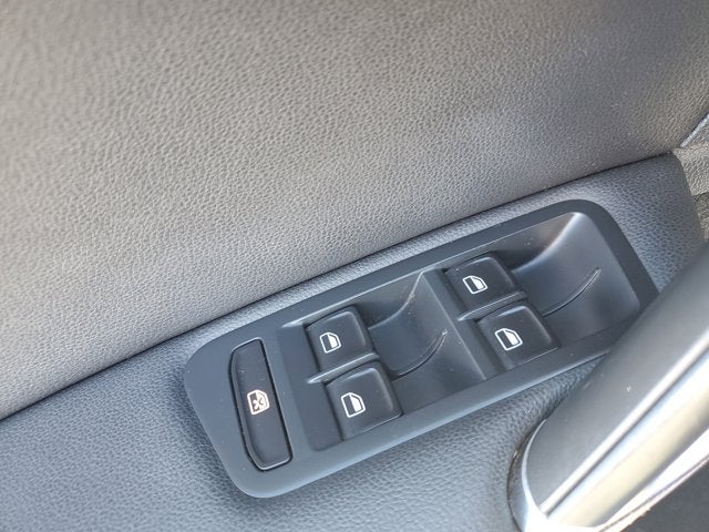 2015 Volkswagen Golf TSI S 4-Door