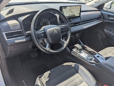 2025 Mitsubishi Outlander SE