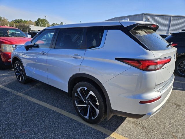 2023 Mitsubishi Outlander SE