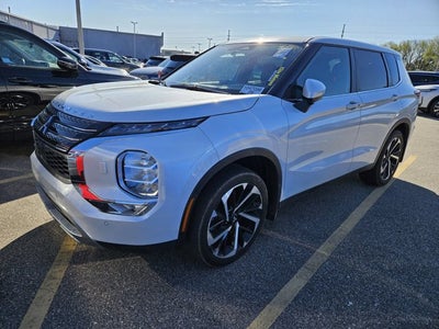 2023 Mitsubishi Outlander SE