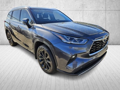 2025 Toyota Highlander Hybrid Platinum