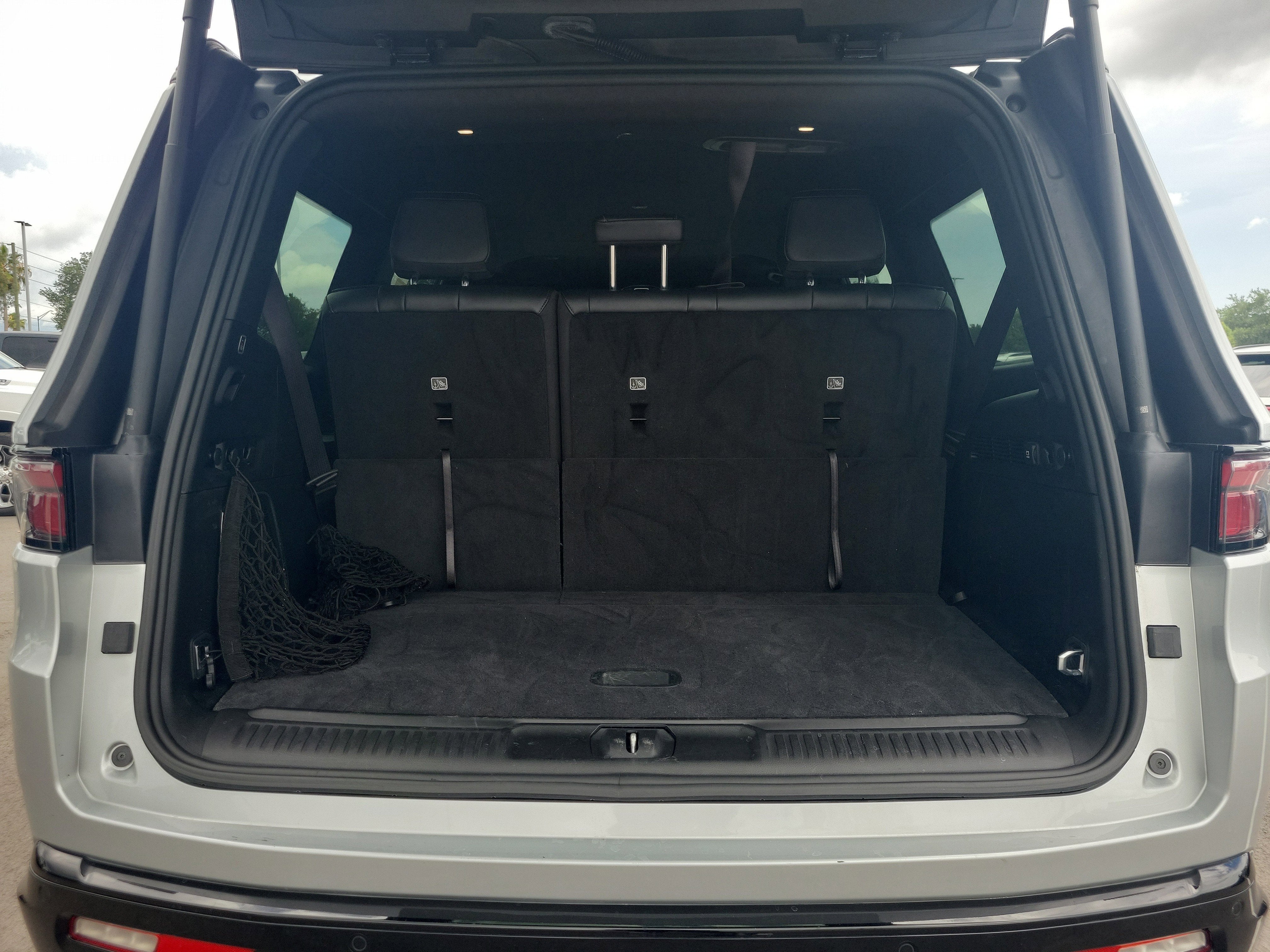 2025 Jeep Wagoneer Series II Carbide