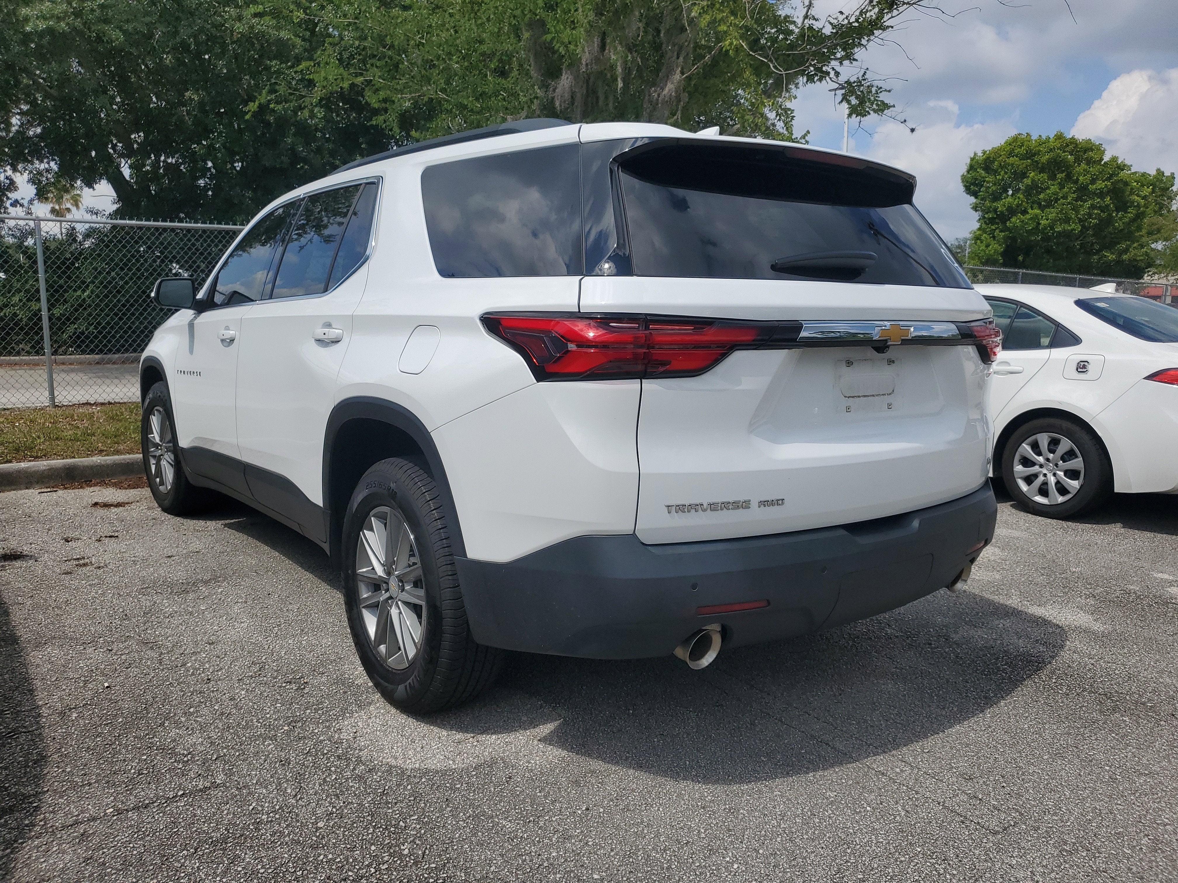 2023 Chevrolet Traverse LT Cloth