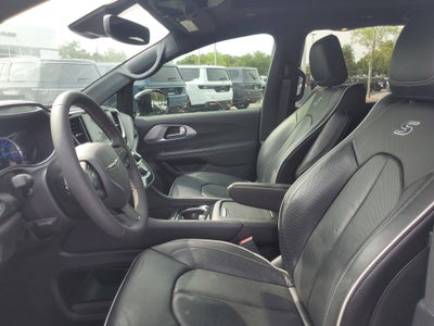 2025 Chrysler Pacifica Hybrid Premium S Appearance Pkg