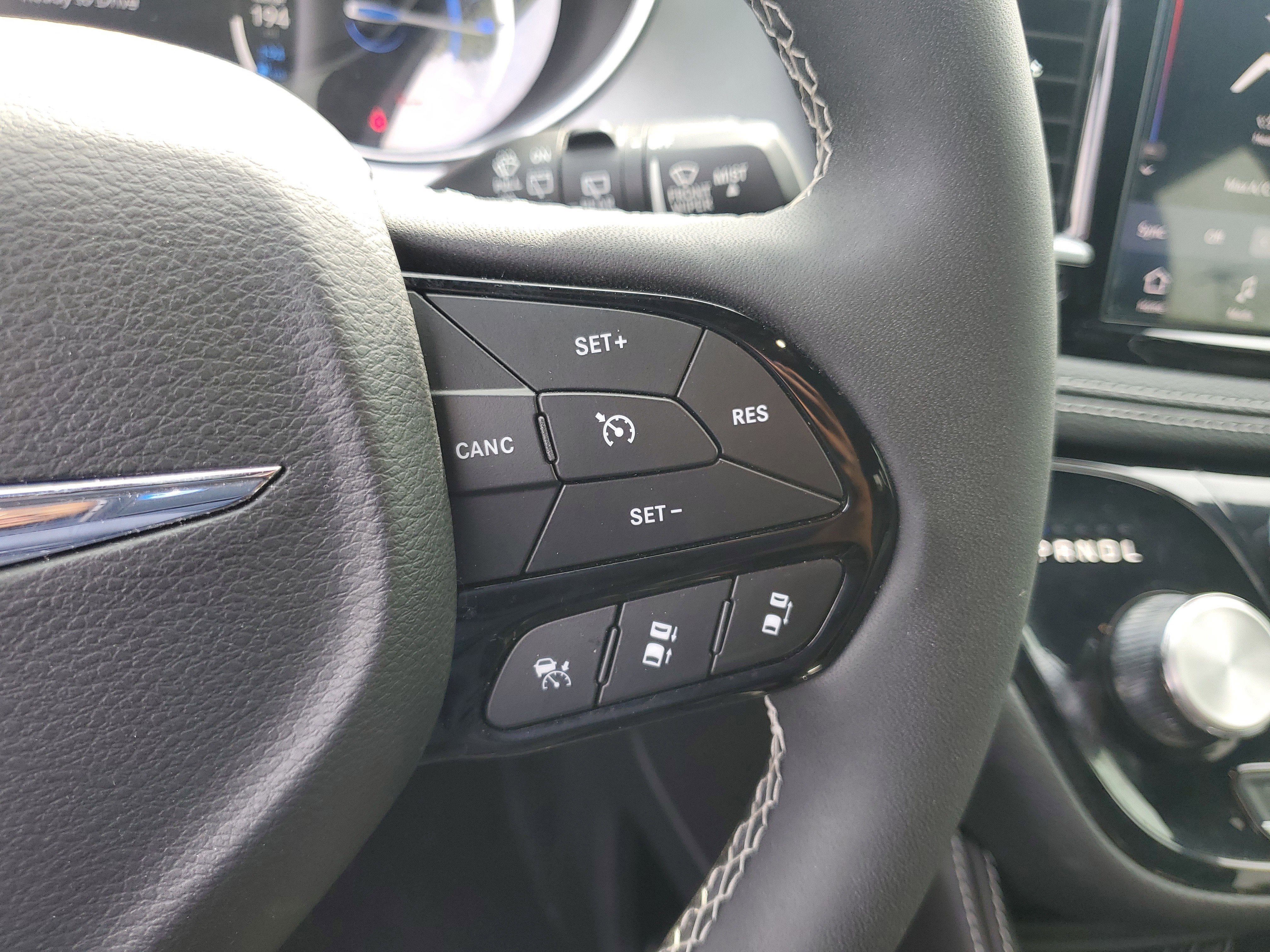 2025 Chrysler Pacifica Hybrid Premium S Appearance Pkg