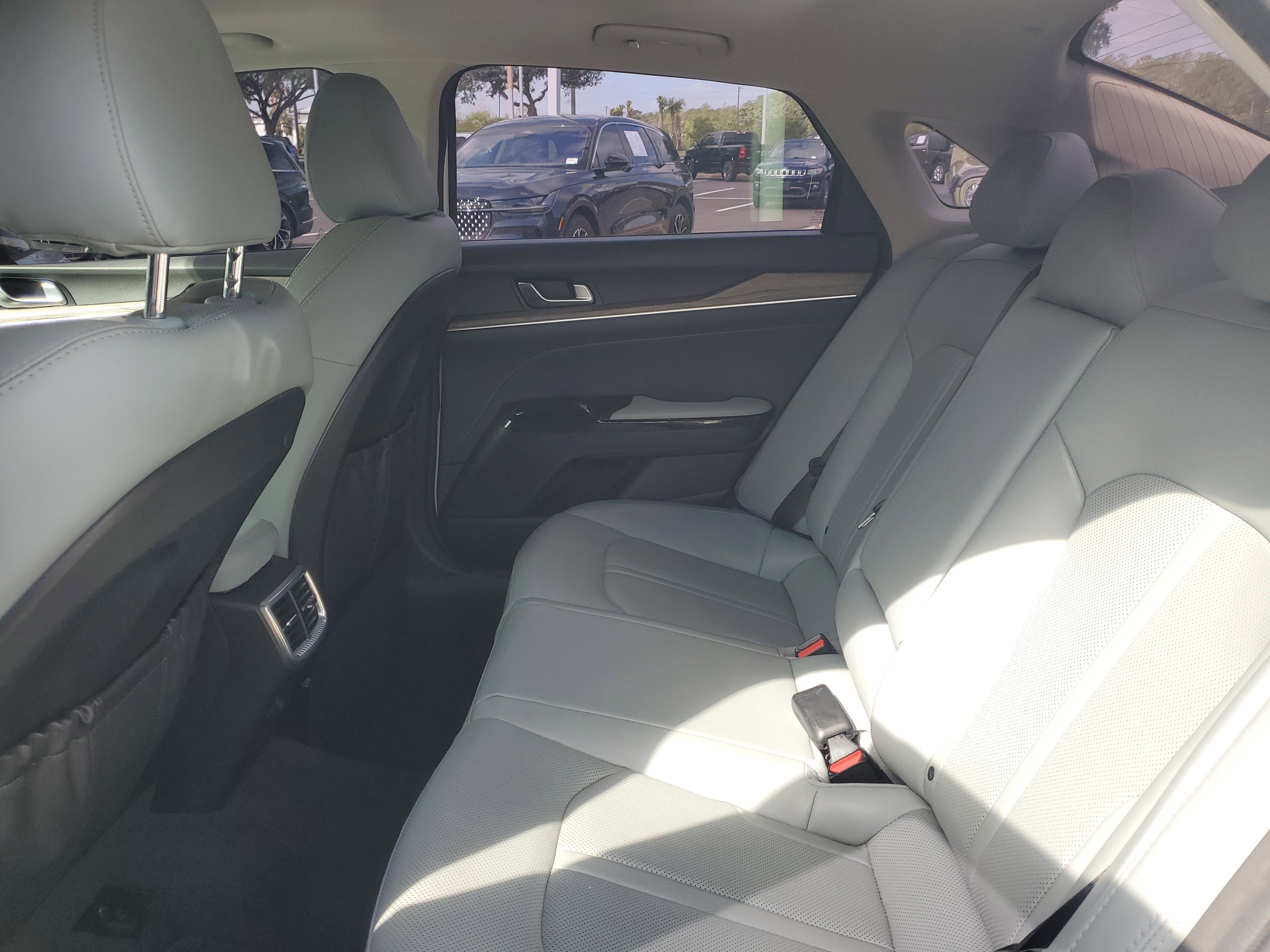 2022 Kia K5 EX
