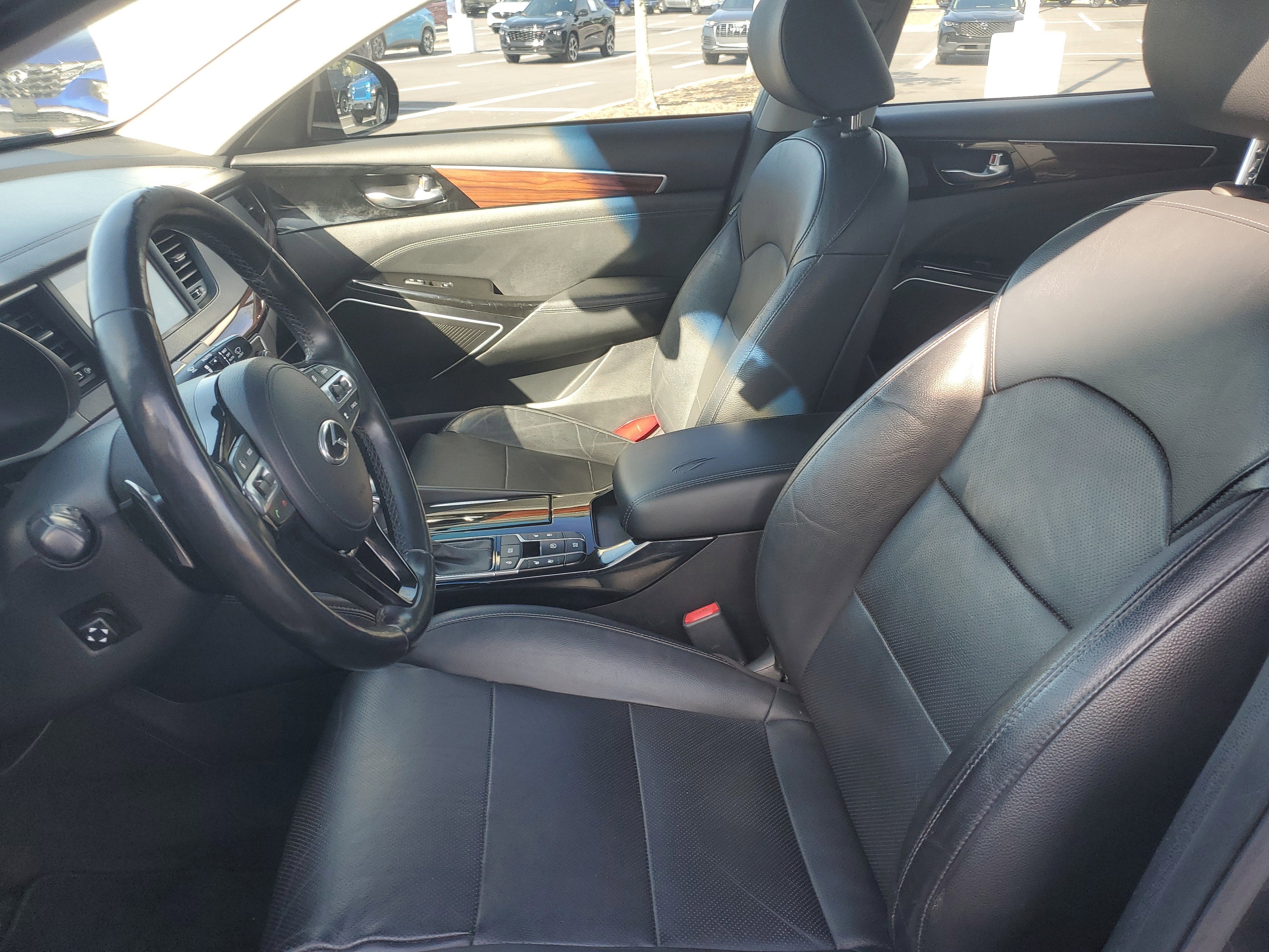 2017 Kia Cadenza Technology