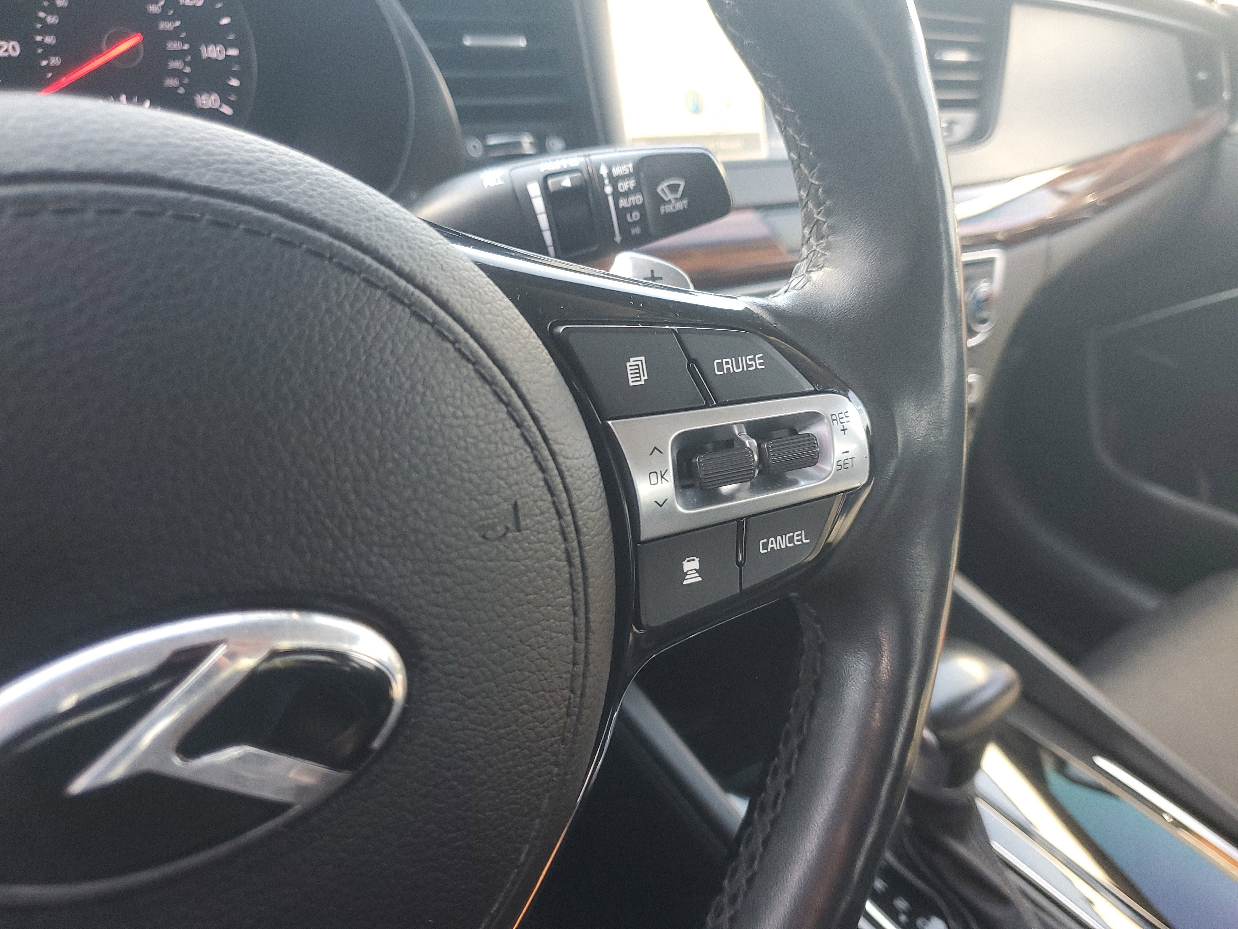 2017 Kia Cadenza Technology