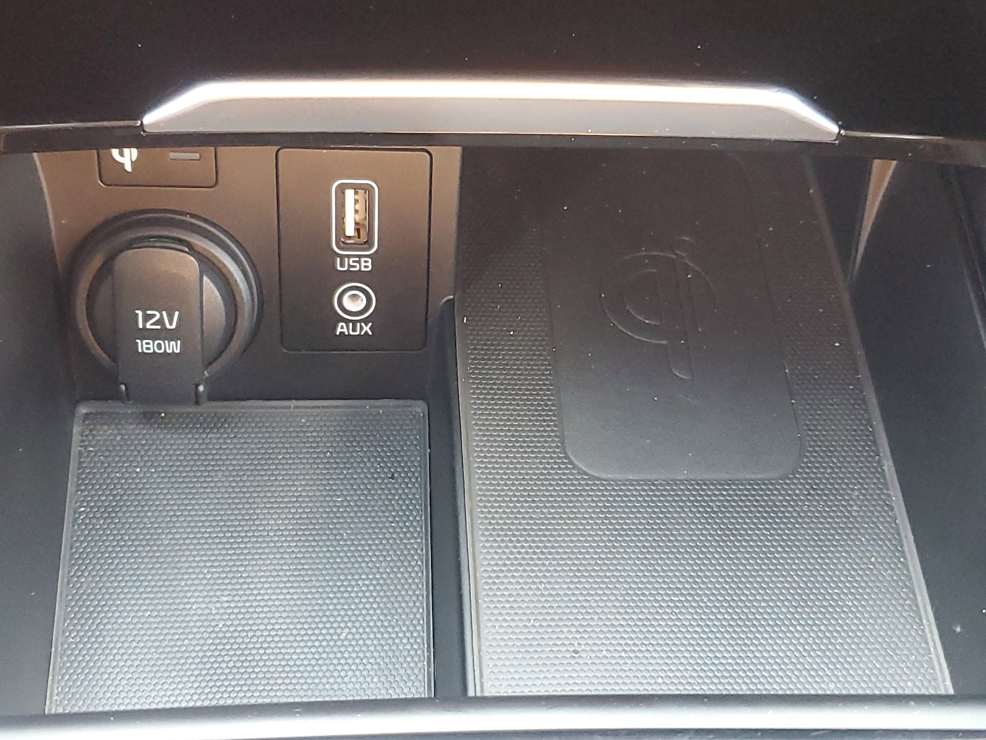 2017 Kia Cadenza Technology