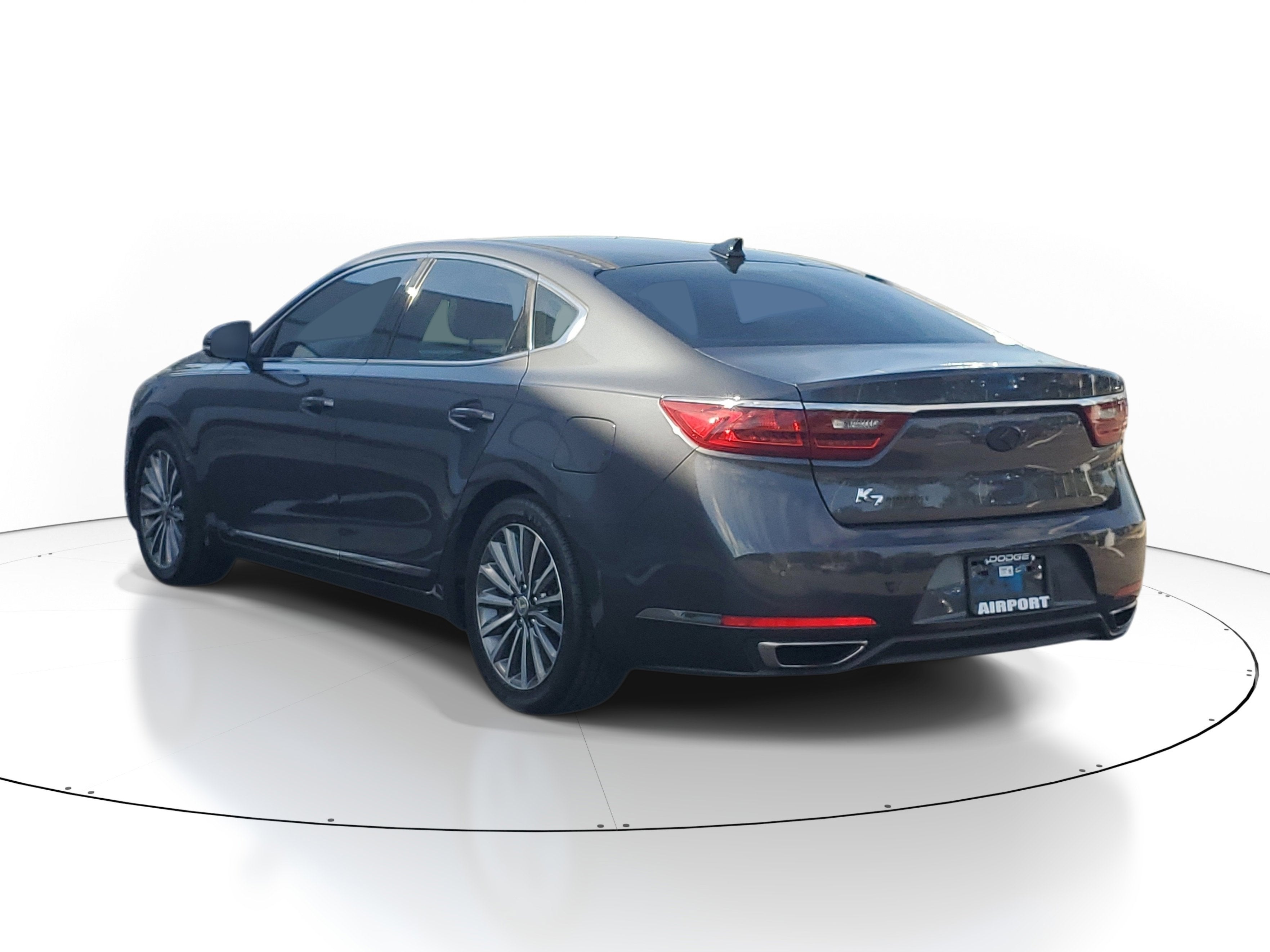 2017 Kia Cadenza Technology