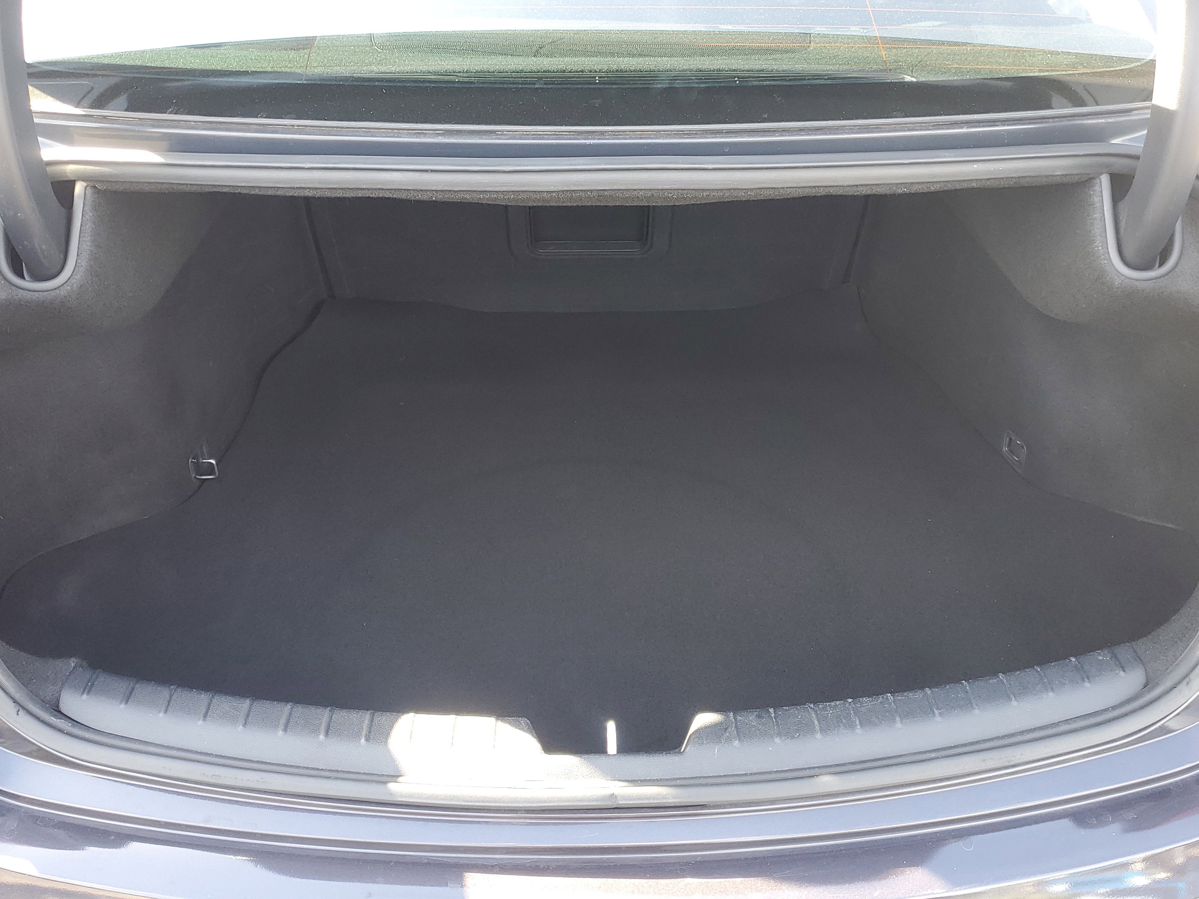 2017 Kia Cadenza Technology