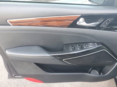 2017 Kia Cadenza Technology
