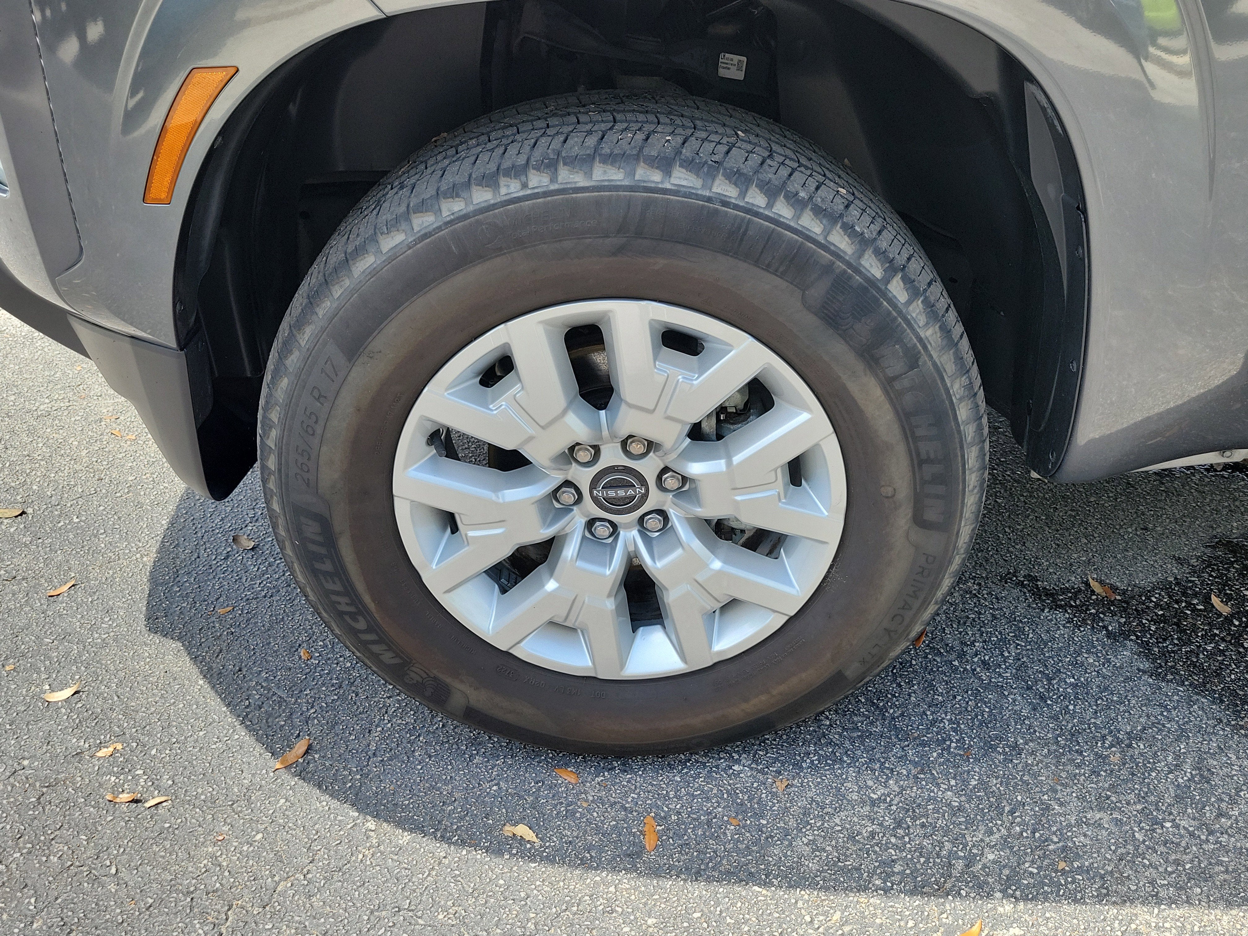 2023 Nissan Frontier SV