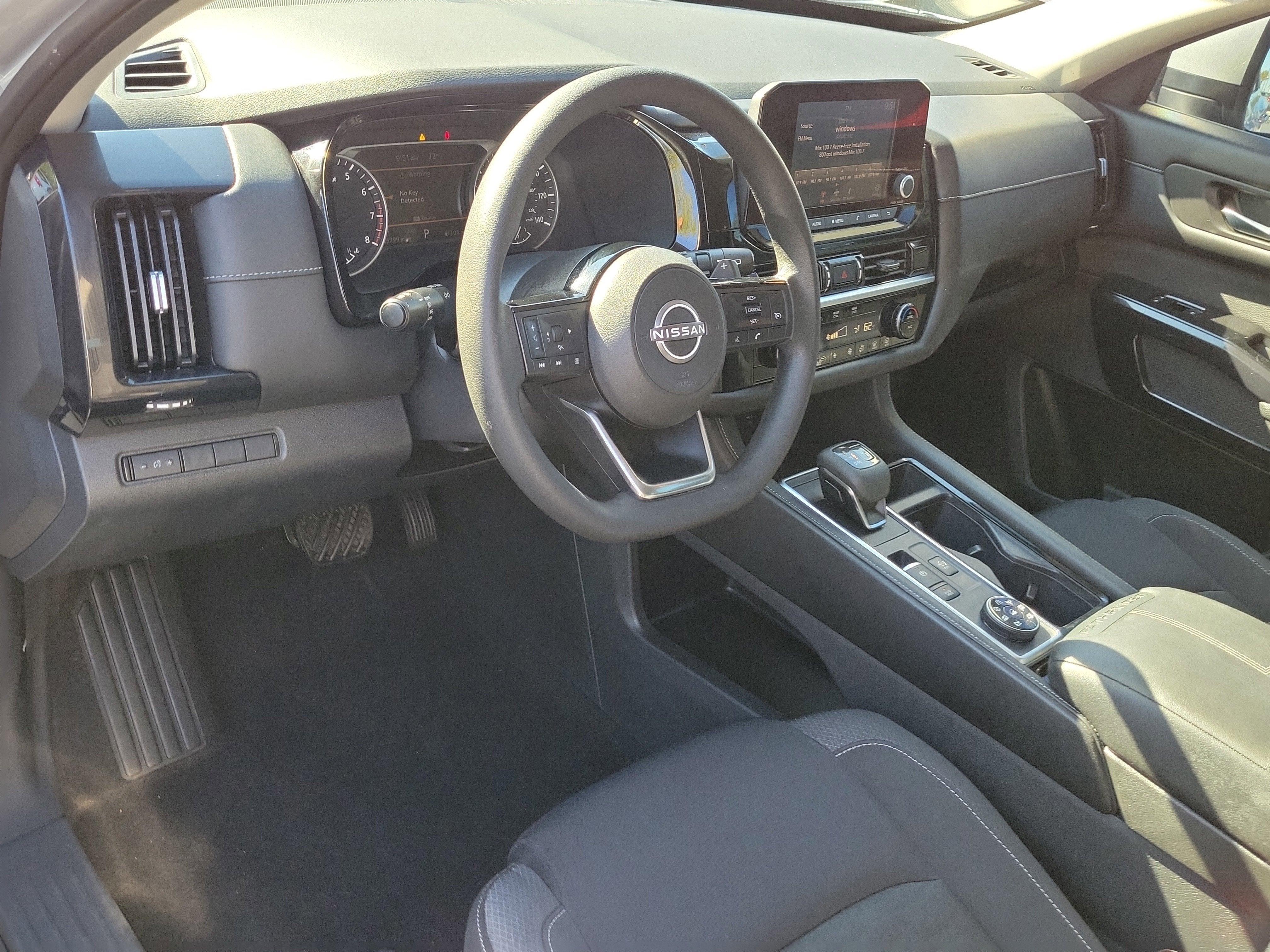 2022 Nissan Pathfinder S