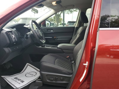 2022 Nissan Pathfinder SV