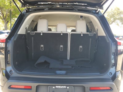 2022 Nissan Pathfinder SV