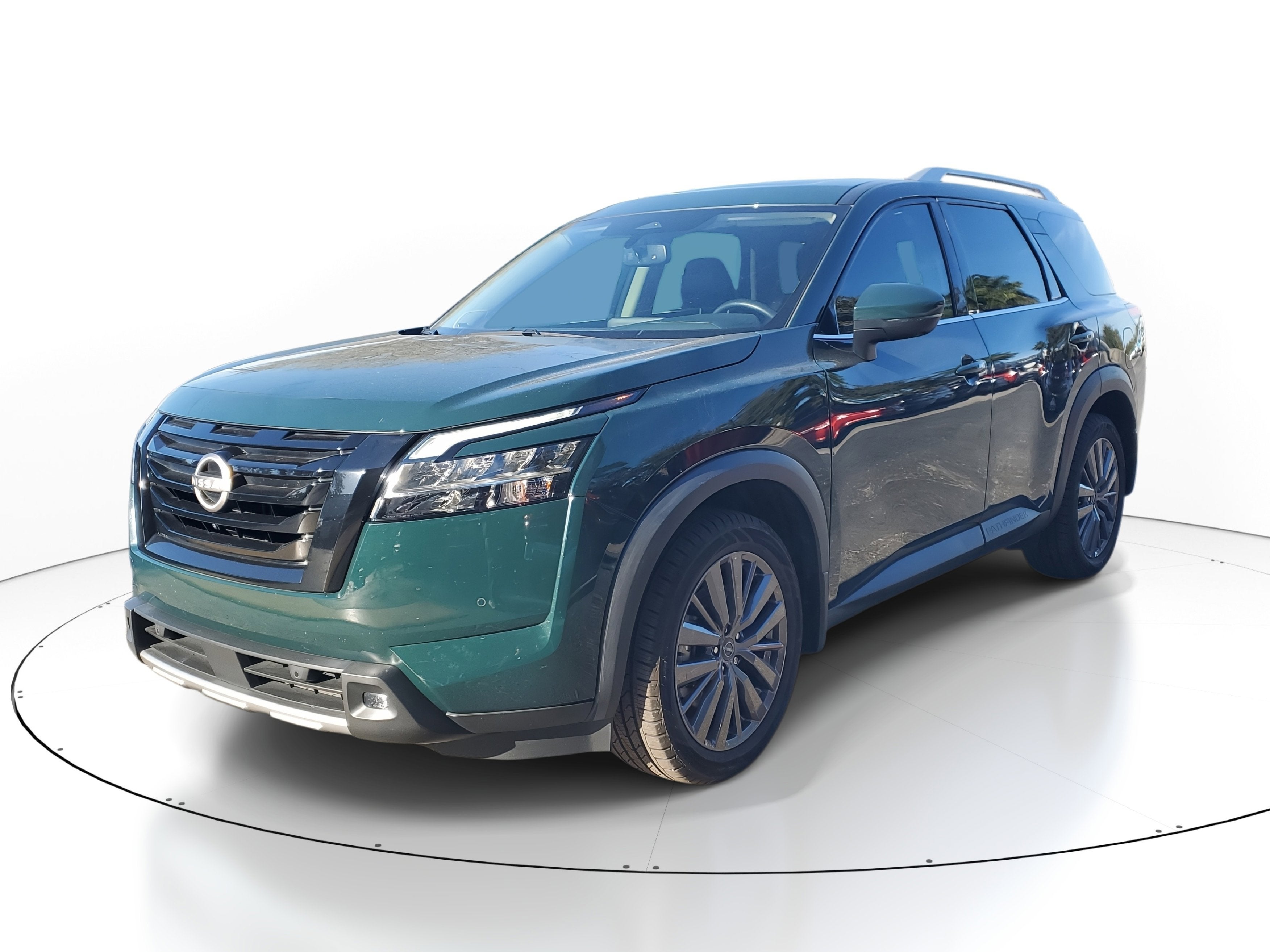 2022 Nissan Pathfinder SL