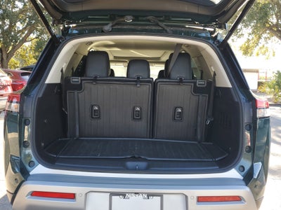 2022 Nissan Pathfinder SL