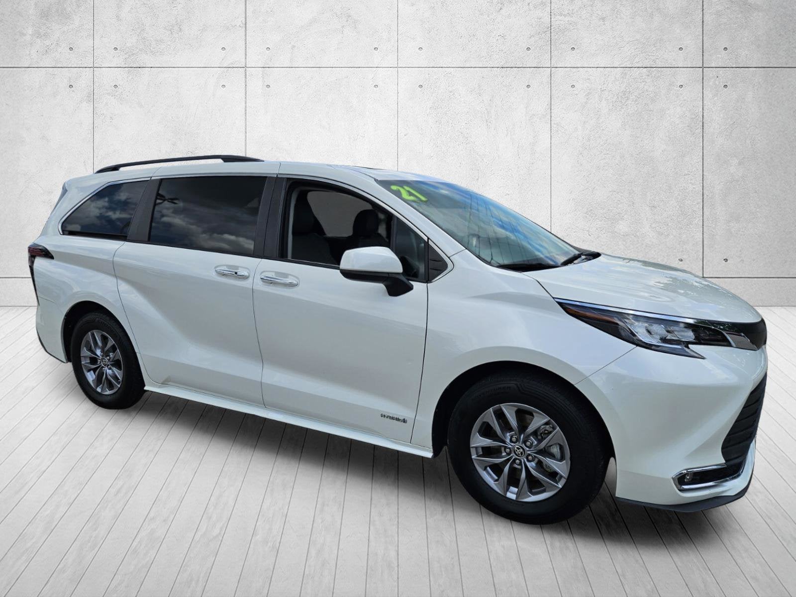 2021 Toyota Sienna XLE