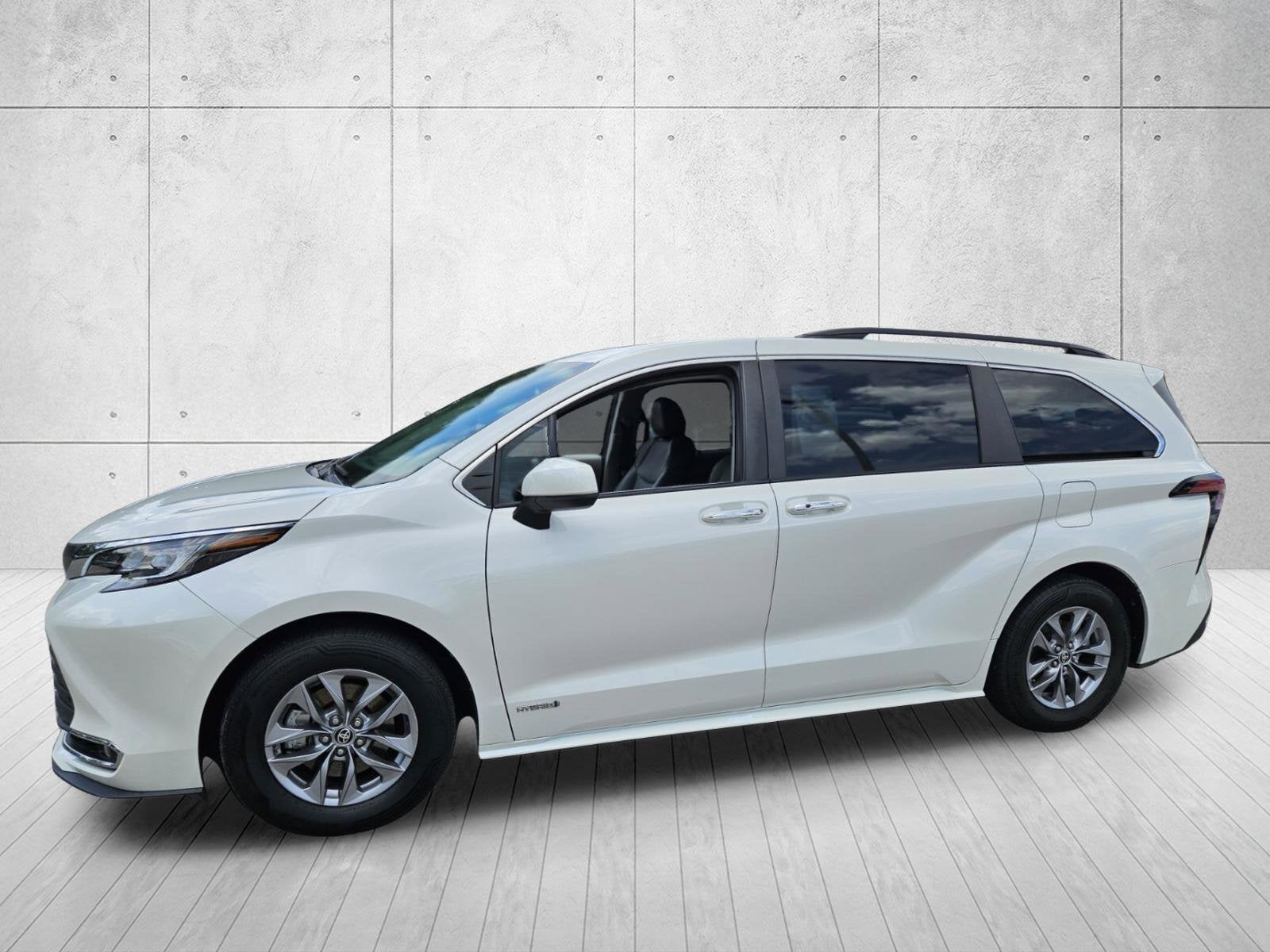 2021 Toyota Sienna XLE