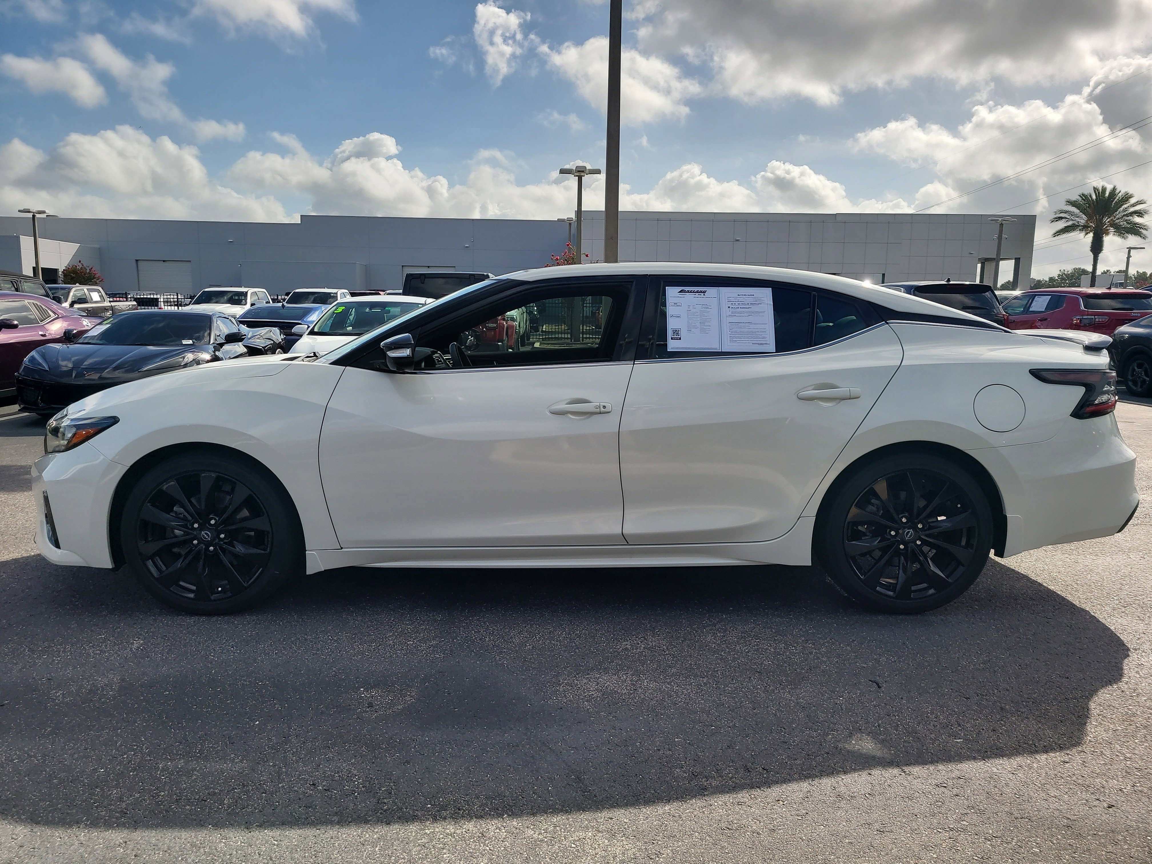 2023 Nissan Maxima SR