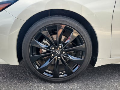 2023 Nissan Maxima SR