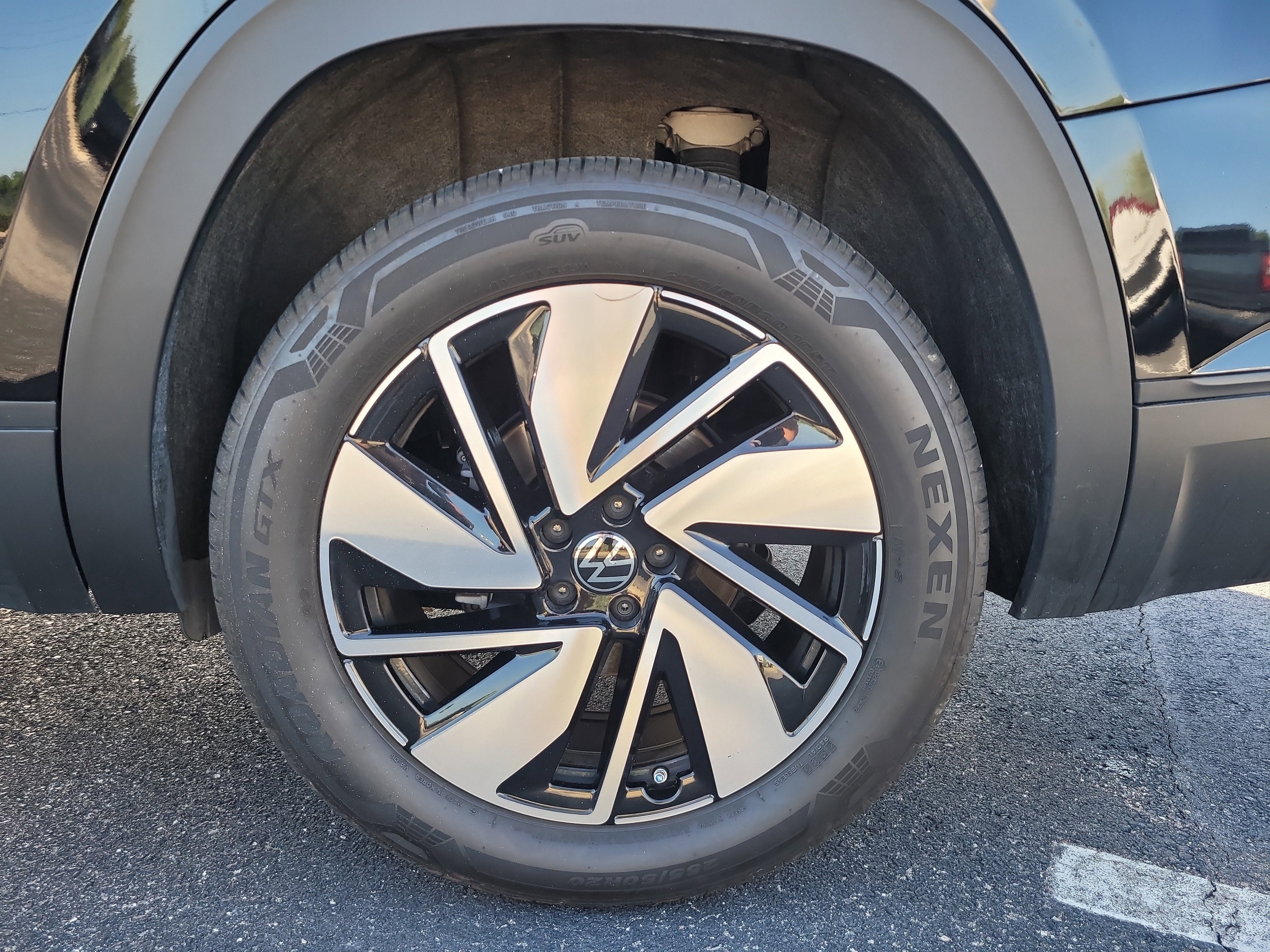 2024 Volkswagen Atlas 2.0T SE with Technology