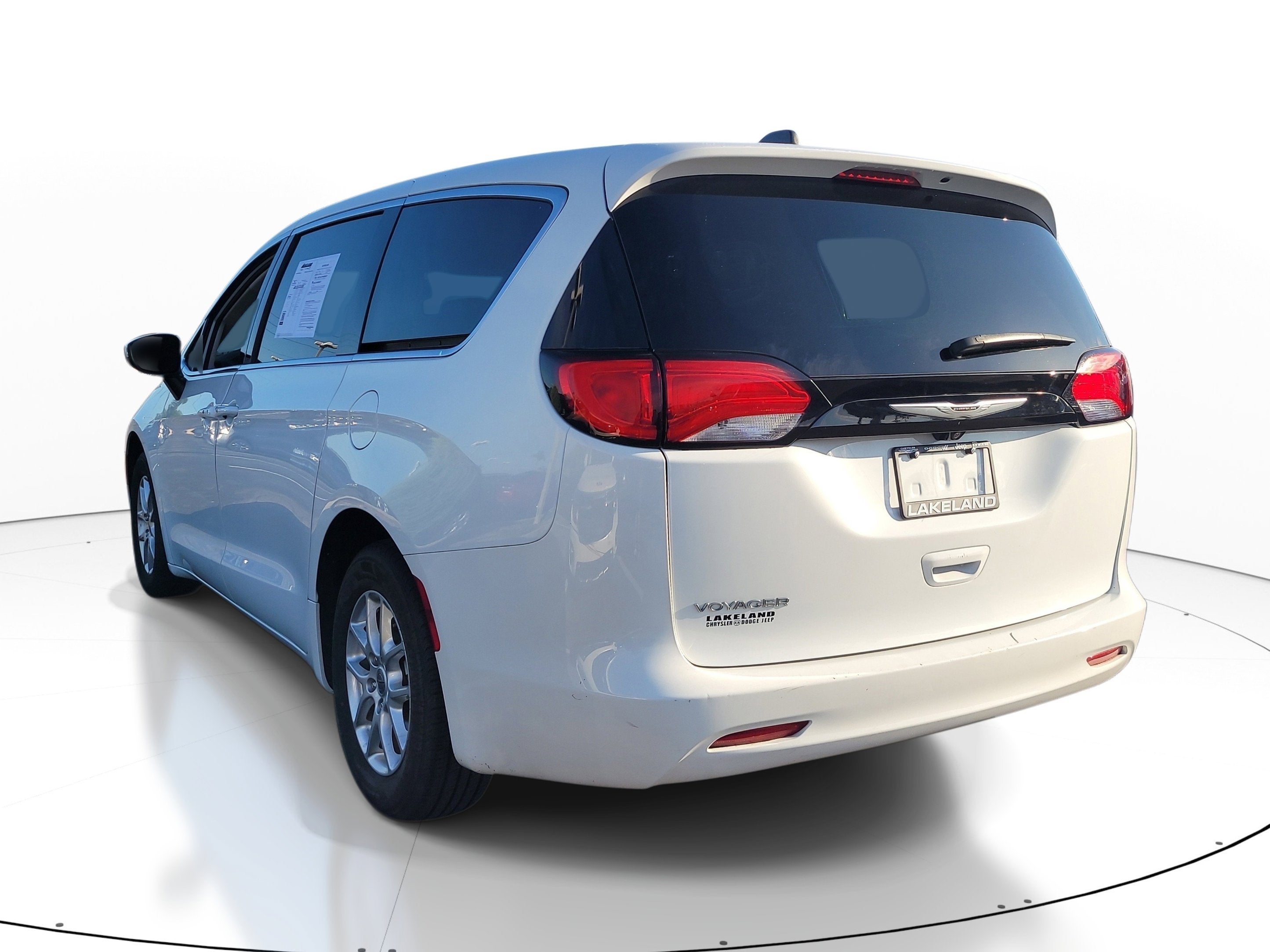 2023 Chrysler Voyager LX