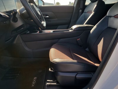 2025 Nissan Kicks SR