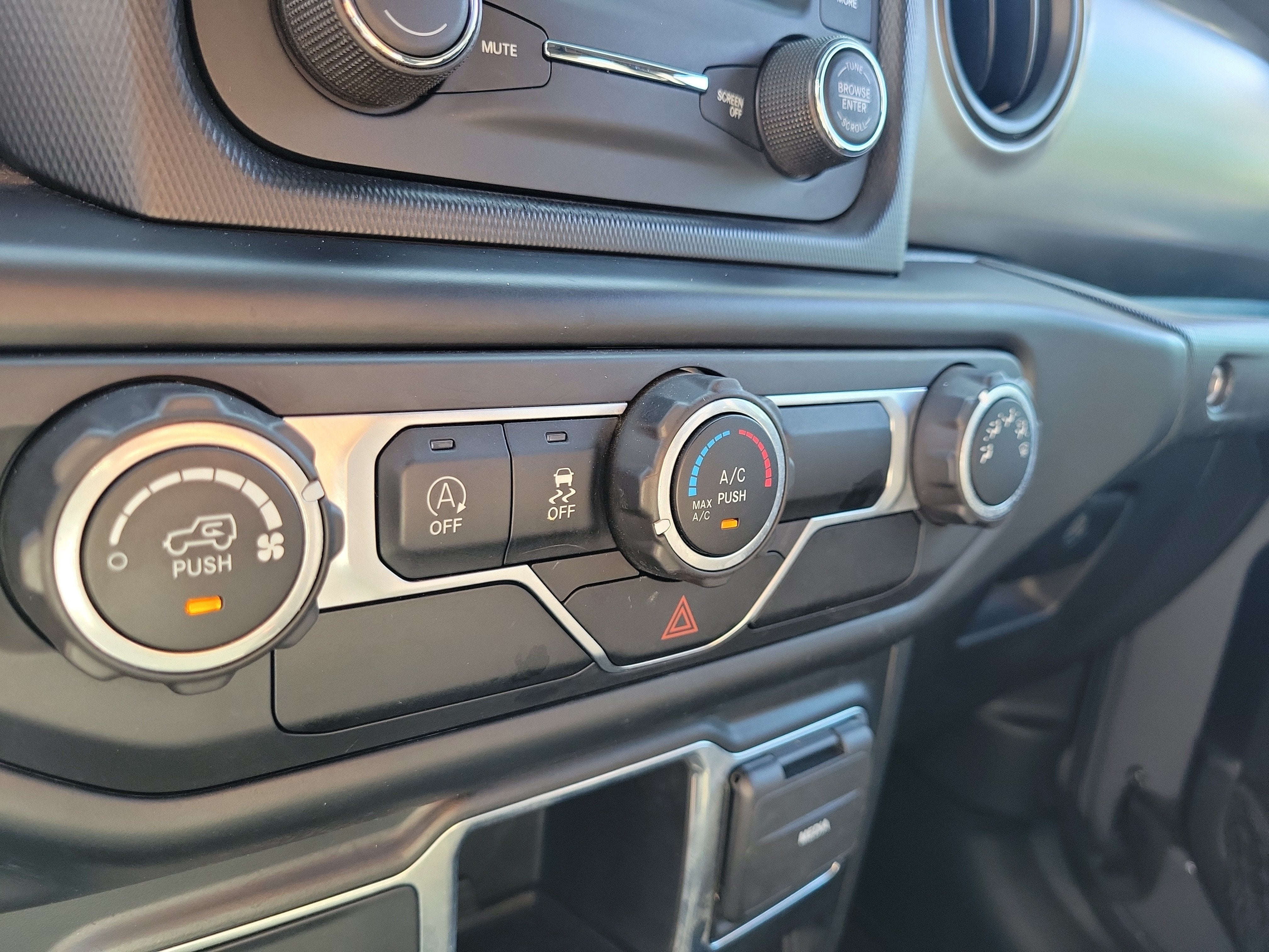 2020 Jeep Wrangler Sport