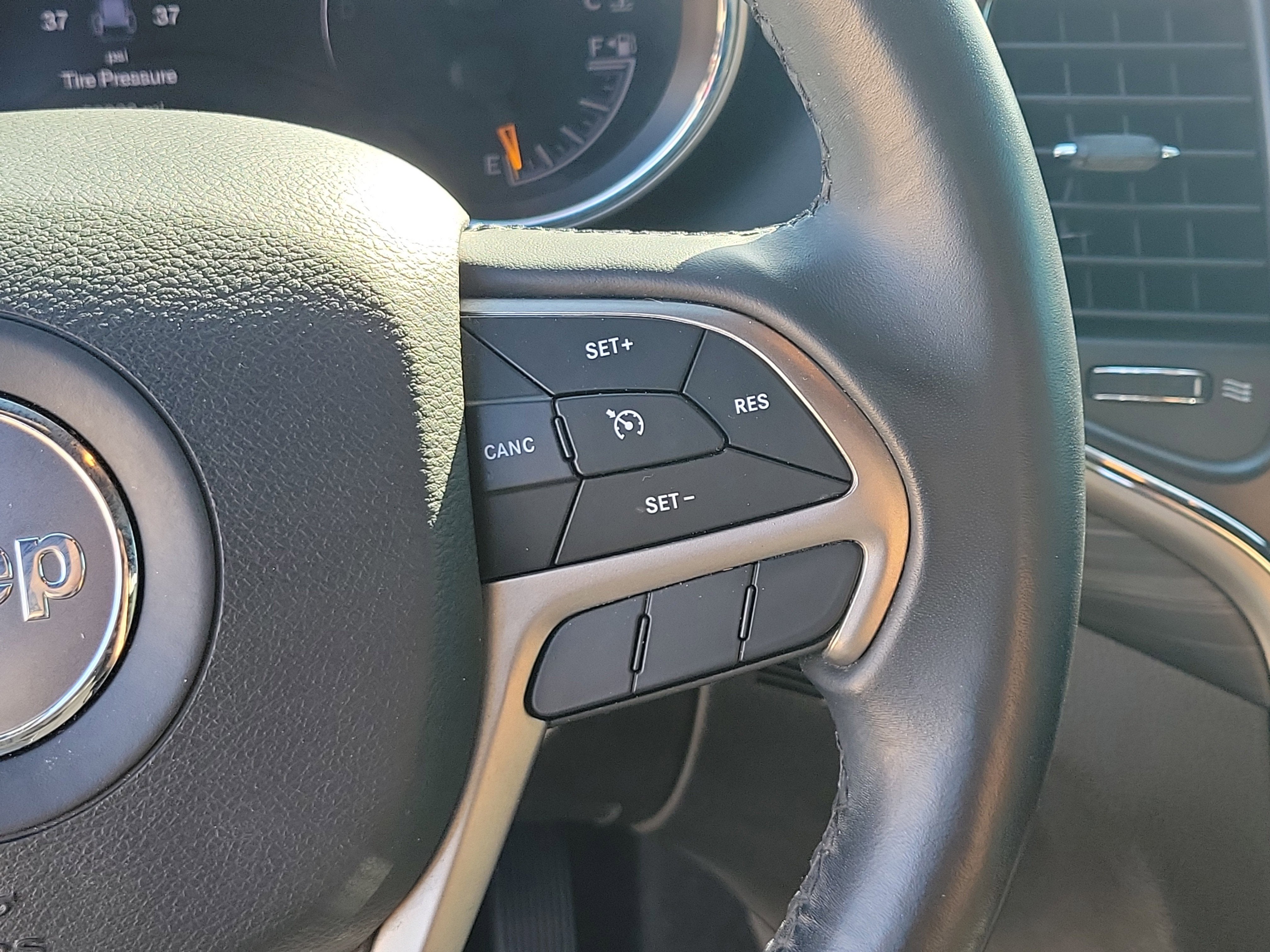 2020 Jeep Grand Cherokee Laredo E