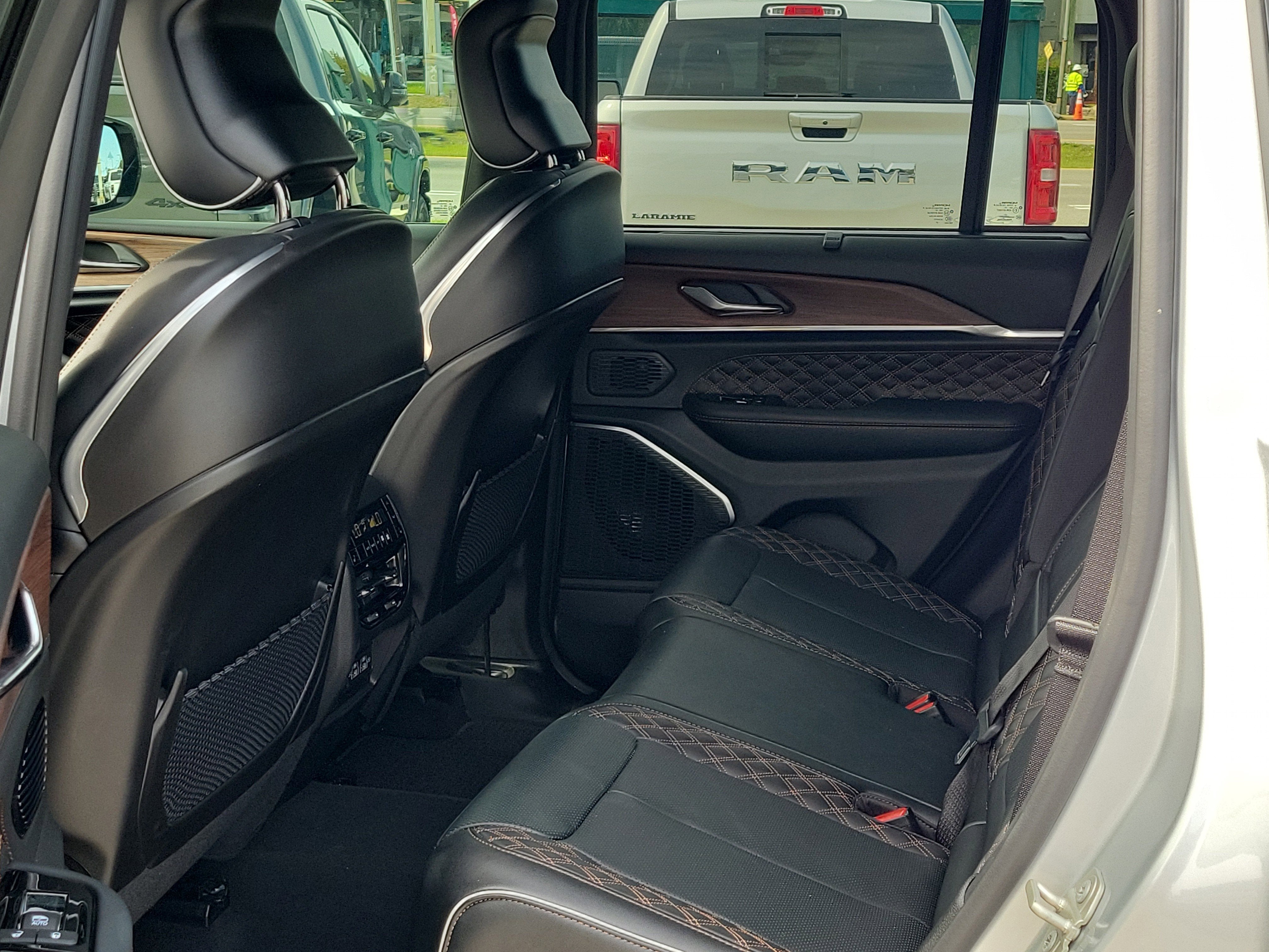 2024 Jeep Grand Cherokee Summit