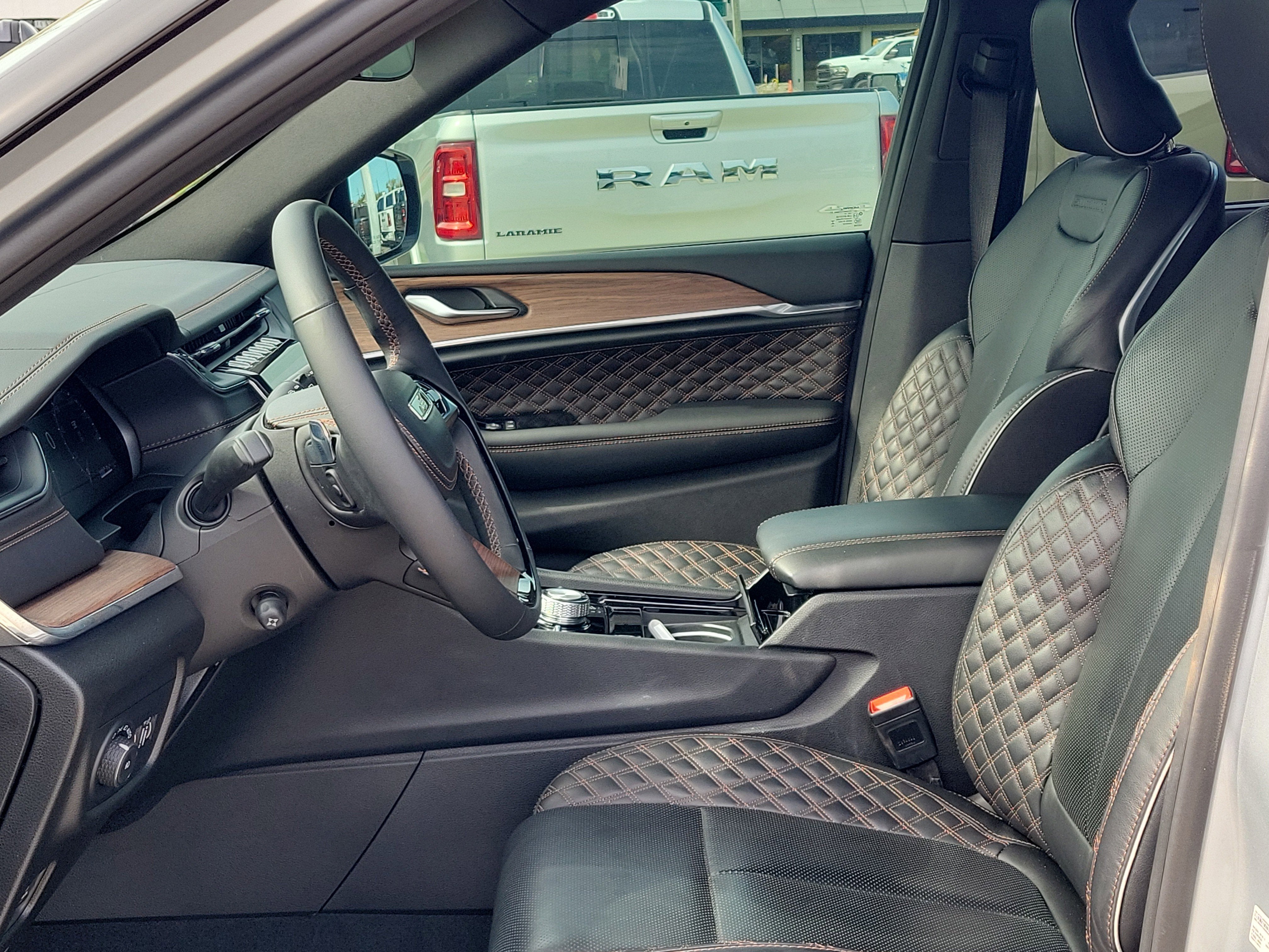 2024 Jeep Grand Cherokee Summit