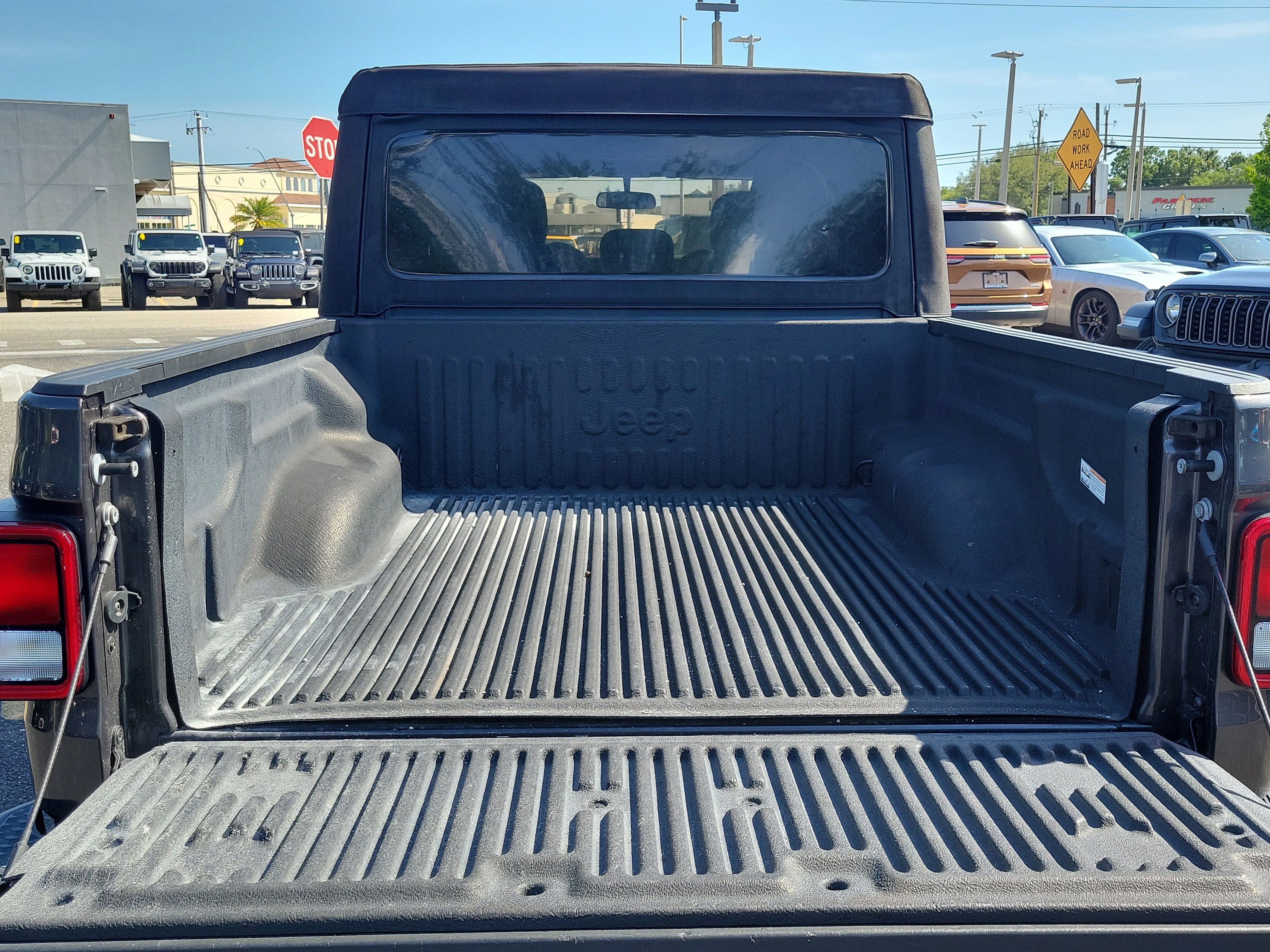 2022 Jeep Gladiator Sport S
