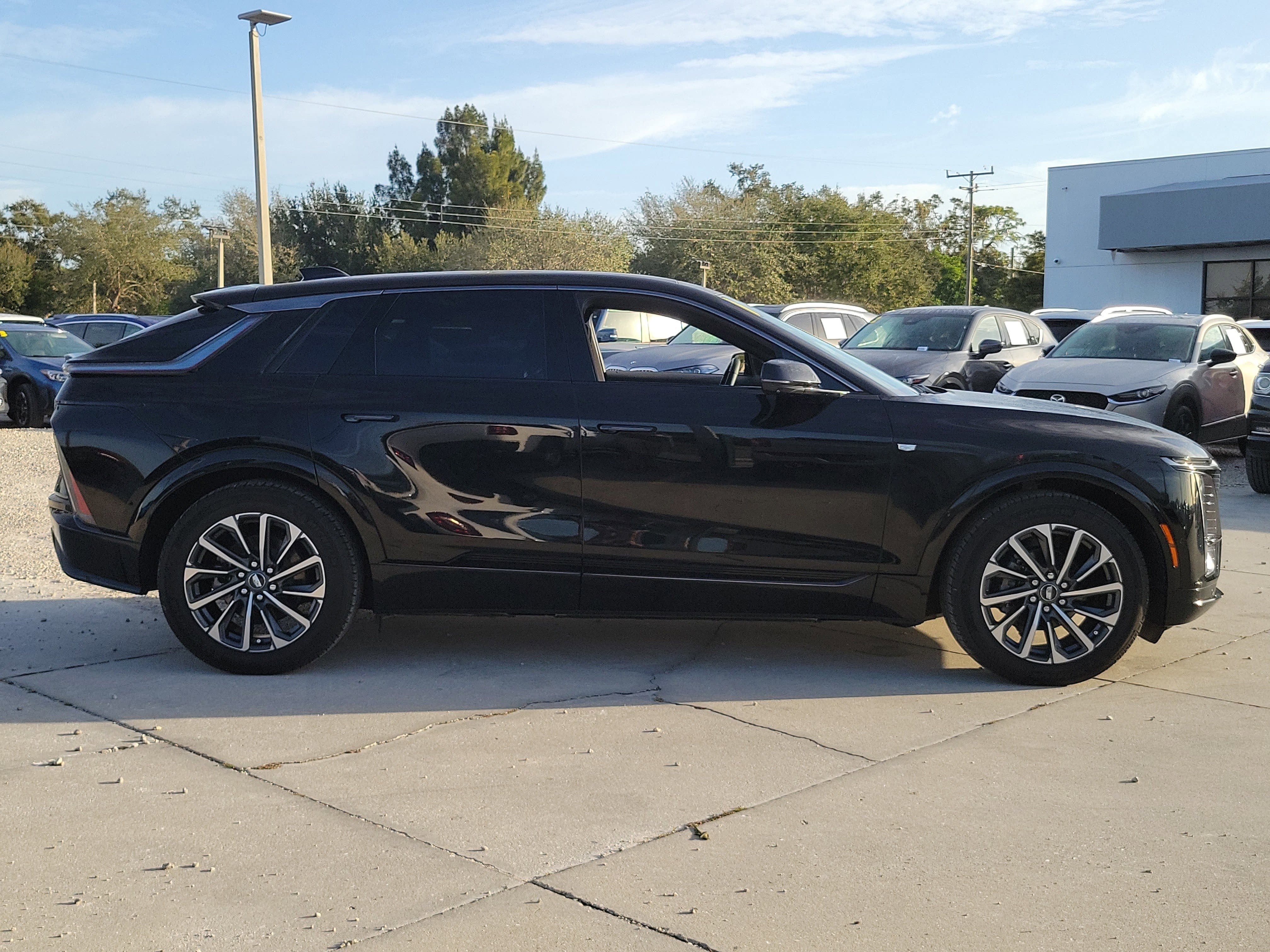 2024 Cadillac LYRIQ Sport